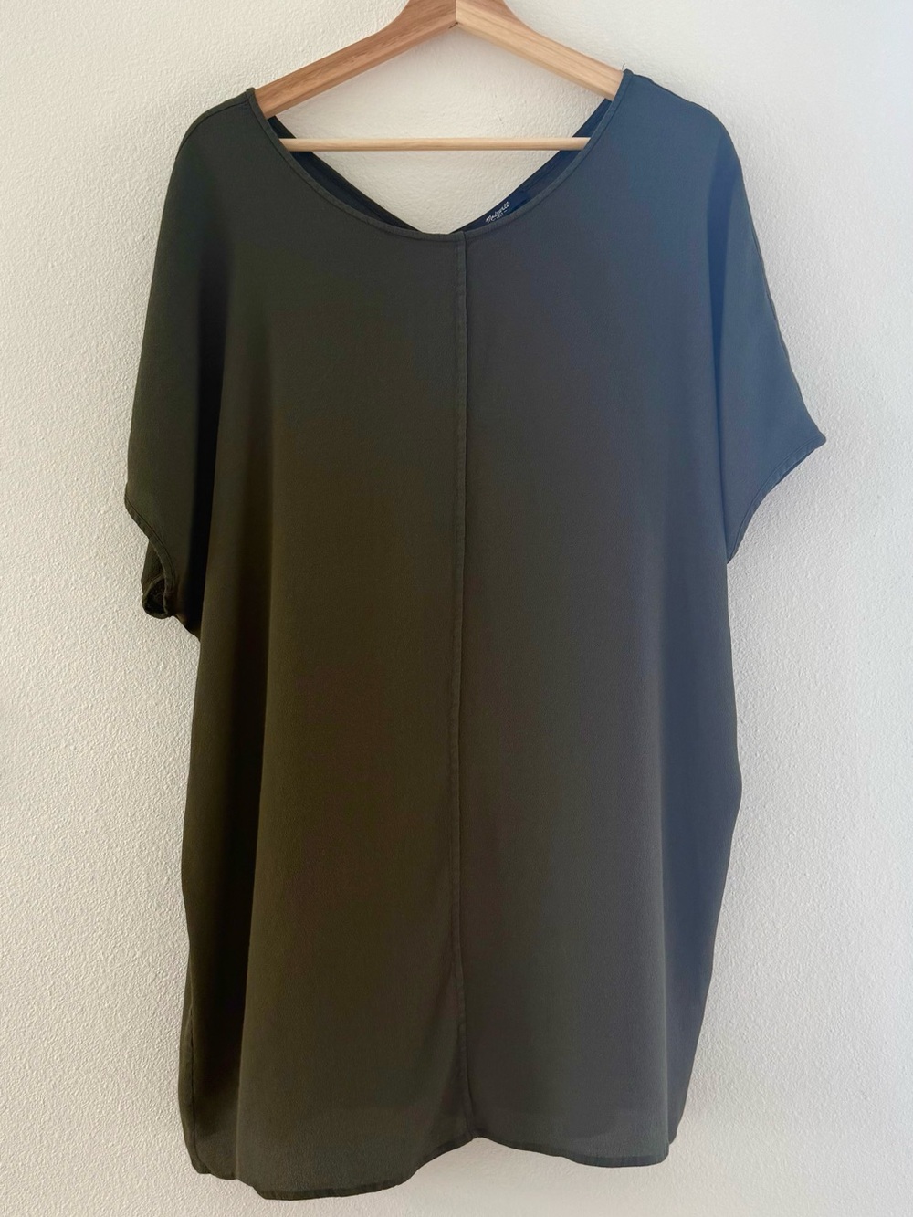 Olive Green Women’s V-Neck Short Sleeve Shift Dress